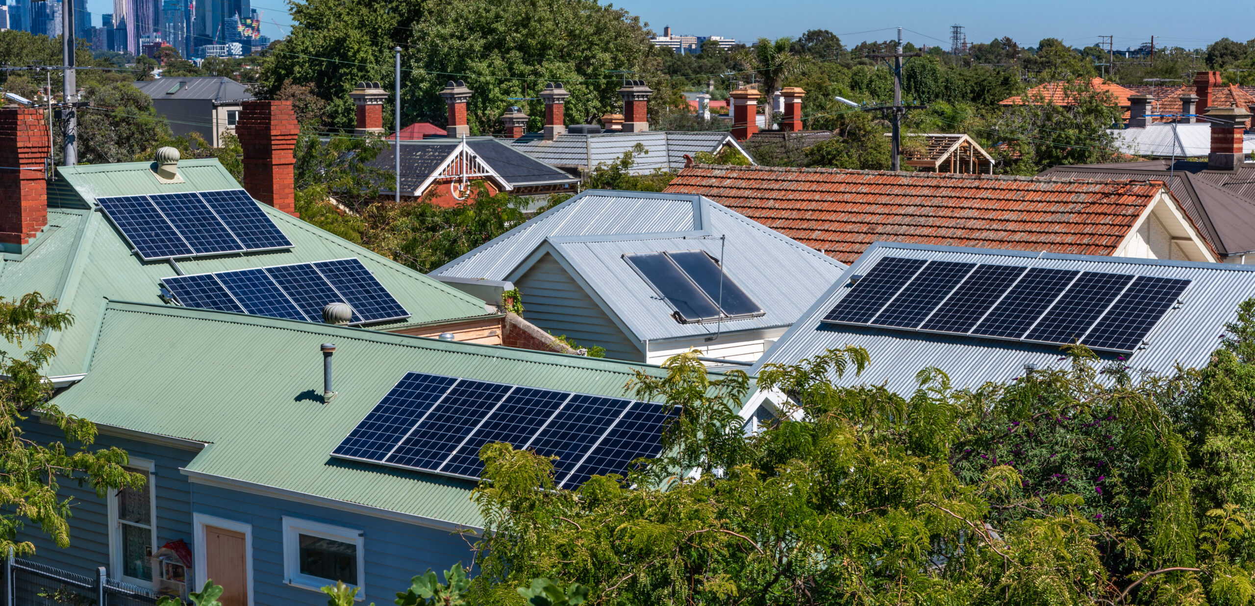 Solar,Panels,On,Suburban,House,Roofs,In,Melbourne,,Australia Solar,Panels,On,Suburban,House,Roofs,In,Melbourne,,Australia